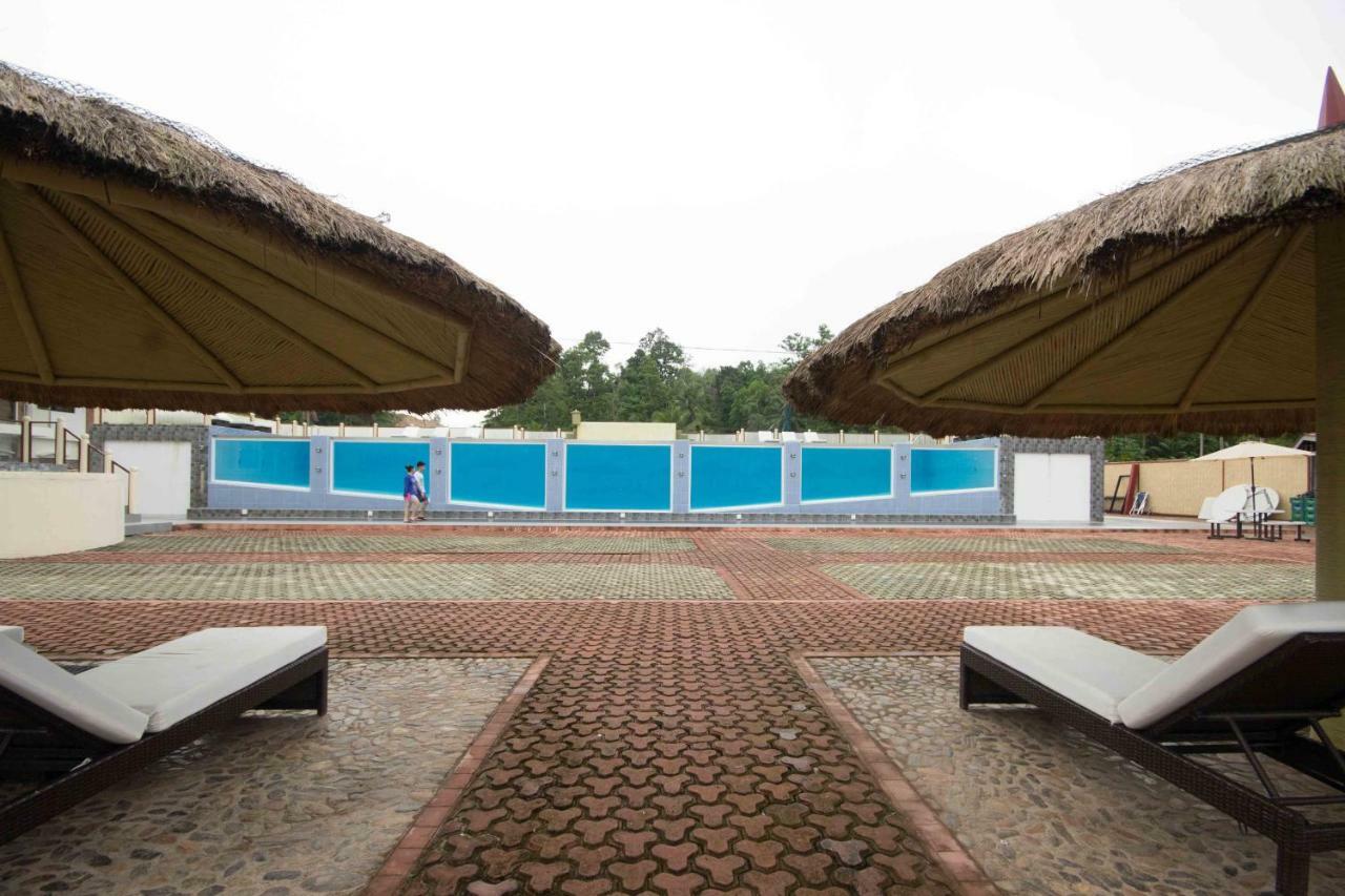 Foxy'S Beach Resort San Vicente  Exterior photo